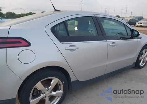 2012 Chevrolet Volt z USA, uszkodzony, nr VIN 1G1RB6E43CU106710